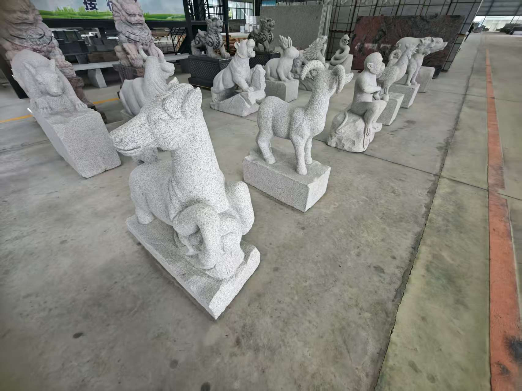 张家口芝麻白雕刻 十二生肖 异形雕刻