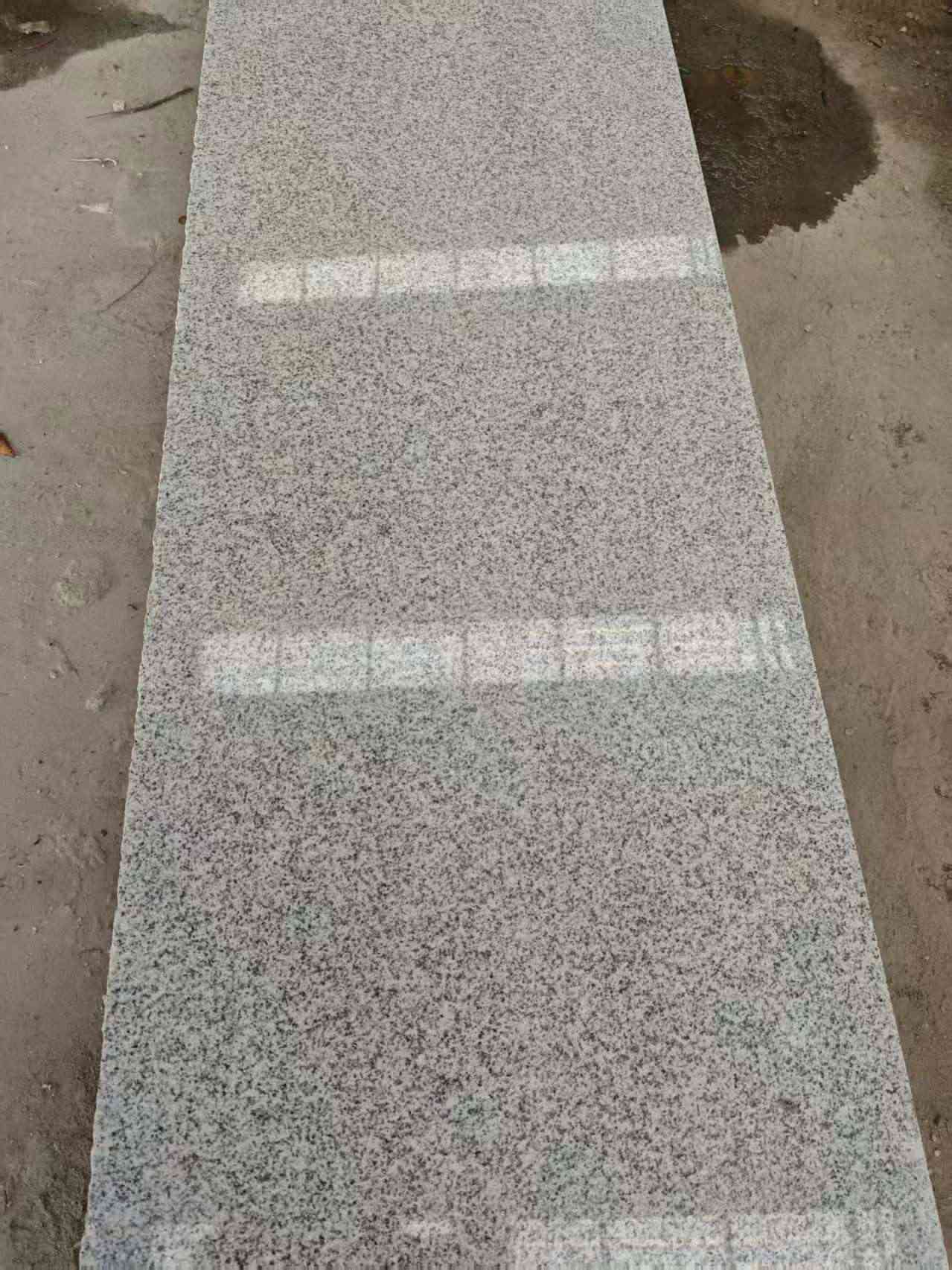 张家口芝麻白光面毛板